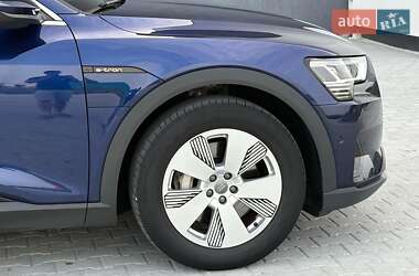 Внедорожник / Кроссовер Audi e-tron 2020 в 