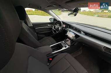 Внедорожник / Кроссовер Audi e-tron 2020 в 