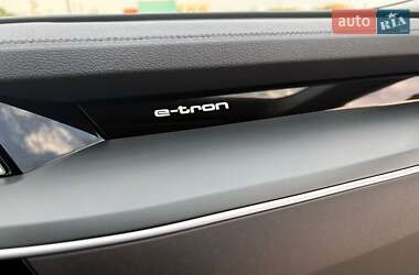 Внедорожник / Кроссовер Audi e-tron 2020 в 