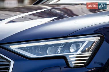 Внедорожник / Кроссовер Audi e-tron 2020 в 