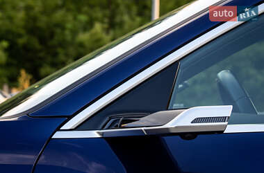 Внедорожник / Кроссовер Audi e-tron 2020 в 