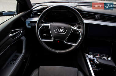 Внедорожник / Кроссовер Audi e-tron 2020 в 