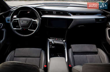 Внедорожник / Кроссовер Audi e-tron 2020 в 