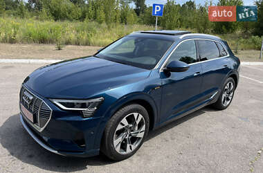 Внедорожник / Кроссовер Audi e-tron 2020 в 