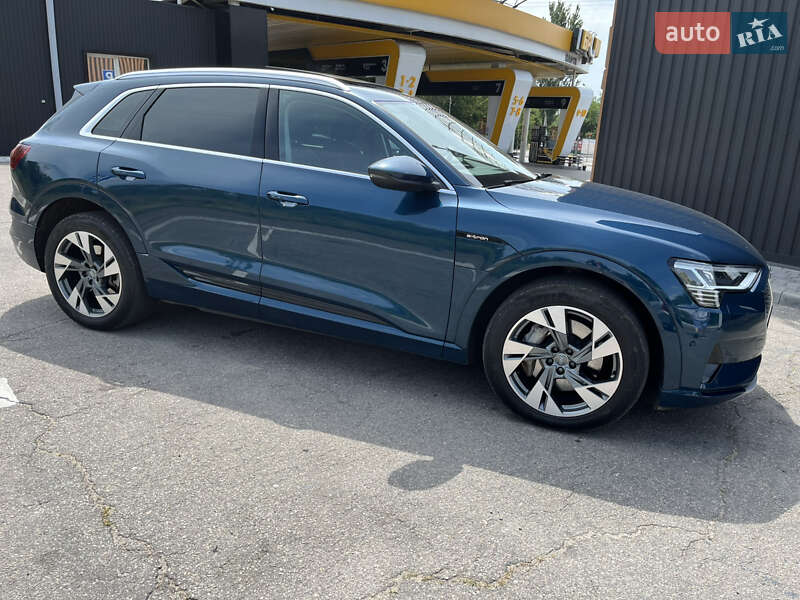 Внедорожник / Кроссовер Audi e-tron 2020 в Днепре