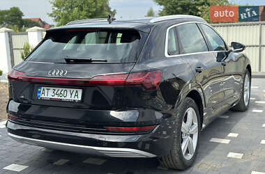 Внедорожник / Кроссовер Audi e-tron 2020 в 