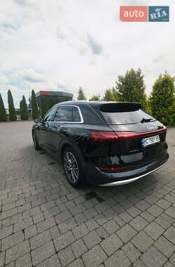 Внедорожник / Кроссовер Audi e-tron 2020 в 