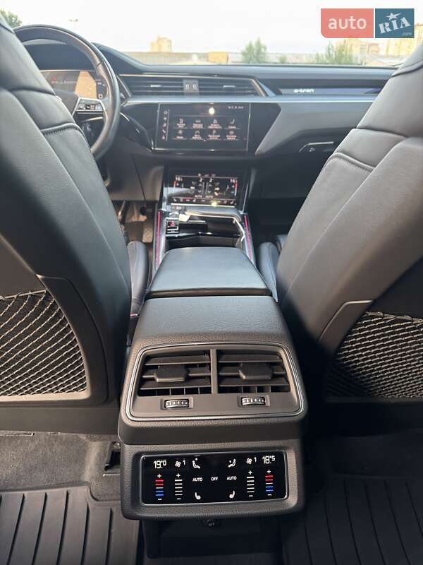 Позашляховик / Кросовер Audi e-tron 2020 в Києві