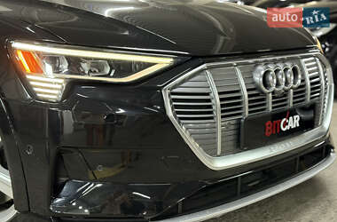 Внедорожник / Кроссовер Audi e-tron 2019 в 