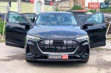 Внедорожник / Кроссовер Audi e-tron 2022 в 