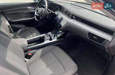 Внедорожник / Кроссовер Audi e-tron 2019 в 