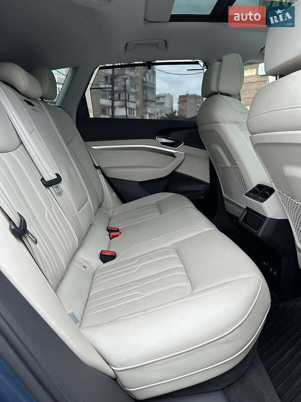 Внедорожник / Кроссовер Audi e-tron 2019 в Ивано-Франковске