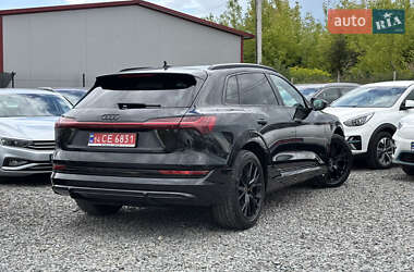 Внедорожник / Кроссовер Audi e-tron 2022 в 