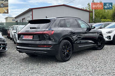 Внедорожник / Кроссовер Audi e-tron 2022 в 