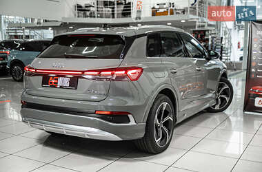 Позашляховик / Кросовер Audi e-tron 2022 в 