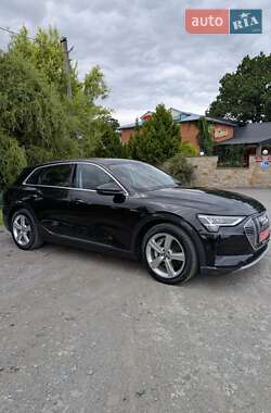 Внедорожник / Кроссовер Audi e-tron 2019 в 