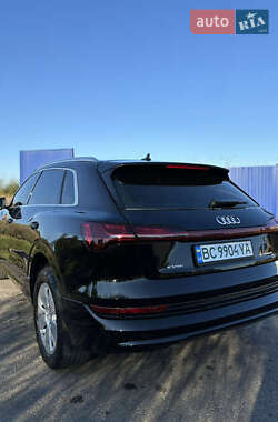Внедорожник / Кроссовер Audi e-tron 2019 в 