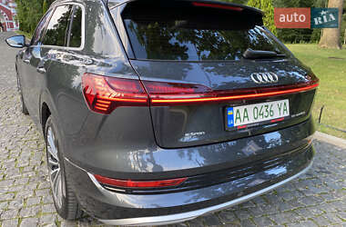 Внедорожник / Кроссовер Audi e-tron 2019 в 