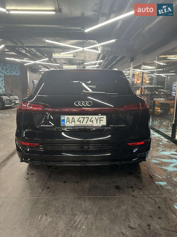 Внедорожник / Кроссовер Audi e-tron 2021 в Киеве