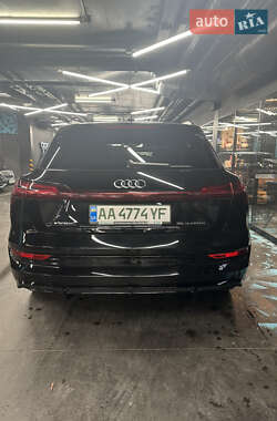 Внедорожник / Кроссовер Audi e-tron 2021 в 