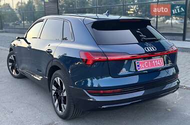 Внедорожник / Кроссовер Audi e-tron 2020 в 