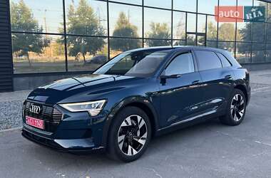 Внедорожник / Кроссовер Audi e-tron 2020 в 