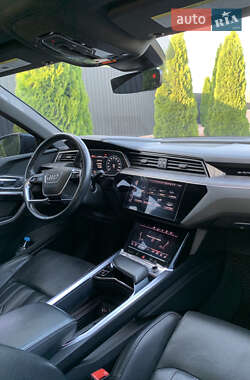 Внедорожник / Кроссовер Audi e-tron 2019 в 