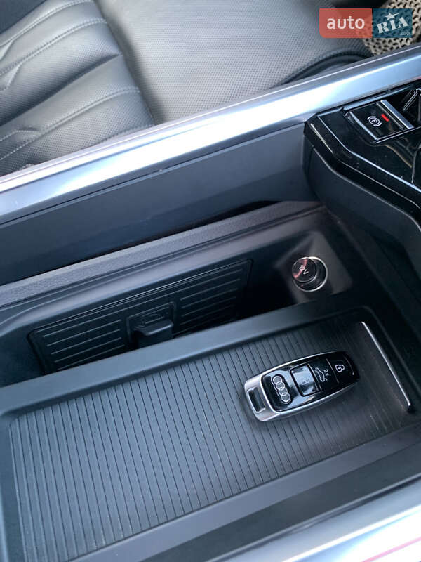 Внедорожник / Кроссовер Audi e-tron 2019 в Бучаче фото 38 Внедорожник / Кроссовер Audi e-tron 2019 в Бучаче