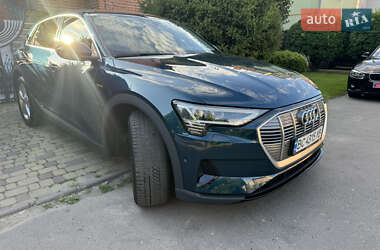 Внедорожник / Кроссовер Audi e-tron 2021 в 