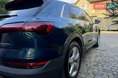 Внедорожник / Кроссовер Audi e-tron 2021 в 