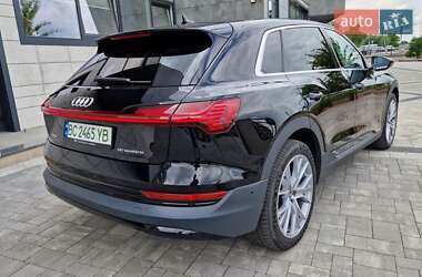 Внедорожник / Кроссовер Audi e-tron 2020 в 