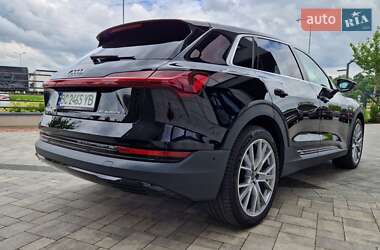 Внедорожник / Кроссовер Audi e-tron 2020 в 