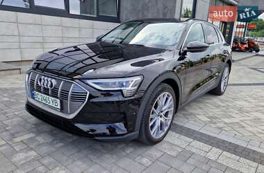 Внедорожник / Кроссовер Audi e-tron 2020 в 