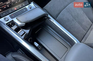 Внедорожник / Кроссовер Audi e-tron 2023 в 