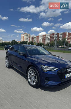 Внедорожник / Кроссовер Audi e-tron 2019 в 