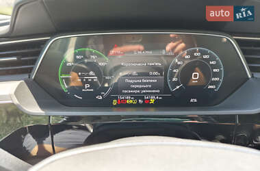 Внедорожник / Кроссовер Audi e-tron 2020 в 