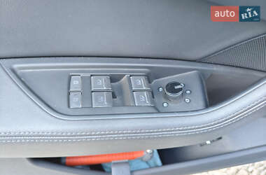 Внедорожник / Кроссовер Audi e-tron 2020 в 