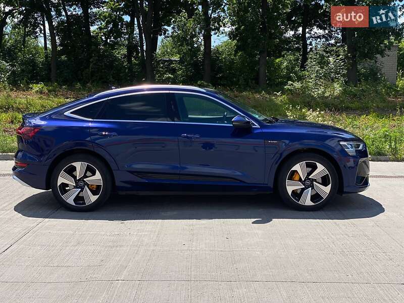 Внедорожник / Кроссовер Audi e-tron 2021 в Киеве
