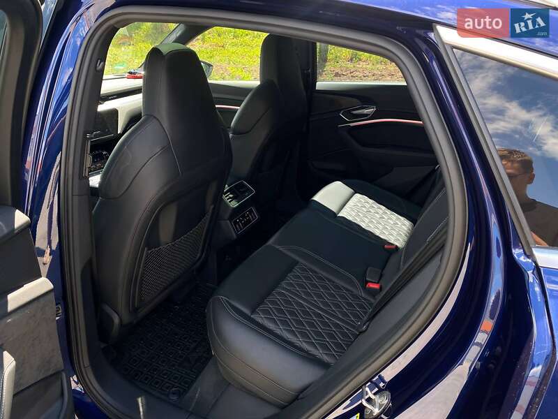 Внедорожник / Кроссовер Audi e-tron 2021 в Киеве