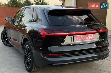 Внедорожник / Кроссовер Audi e-tron 2021 в 