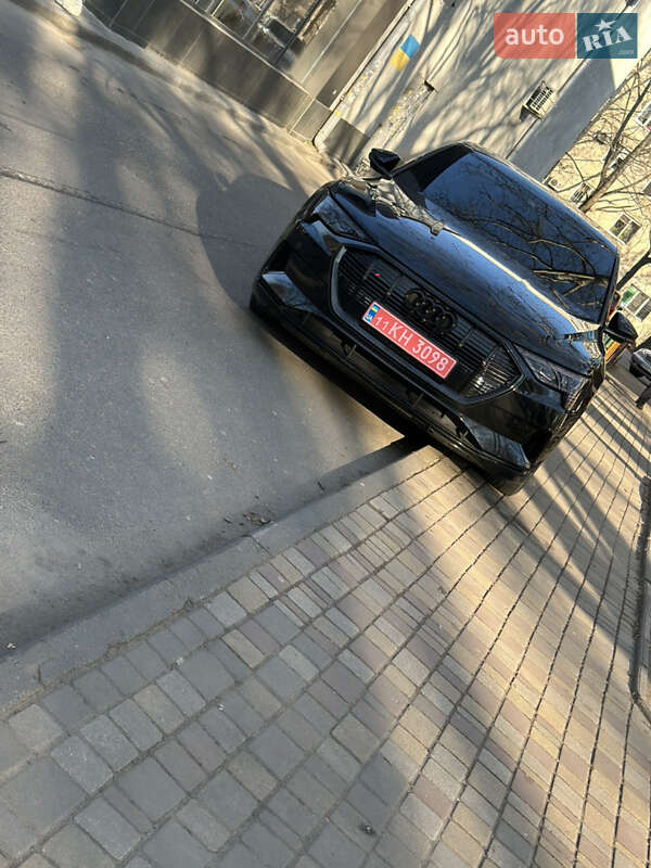 Внедорожник / Кроссовер Audi e-tron 2020 в Одессе