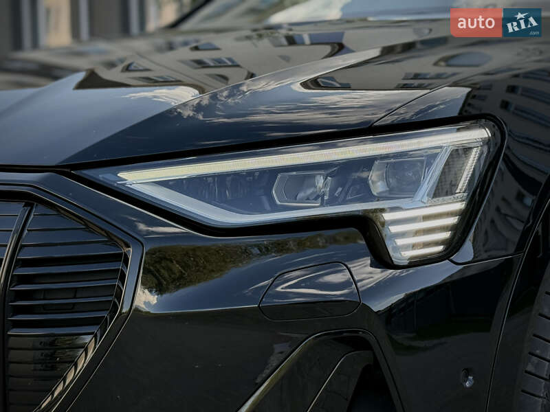 Внедорожник / Кроссовер Audi e-tron 2022 в Луцке