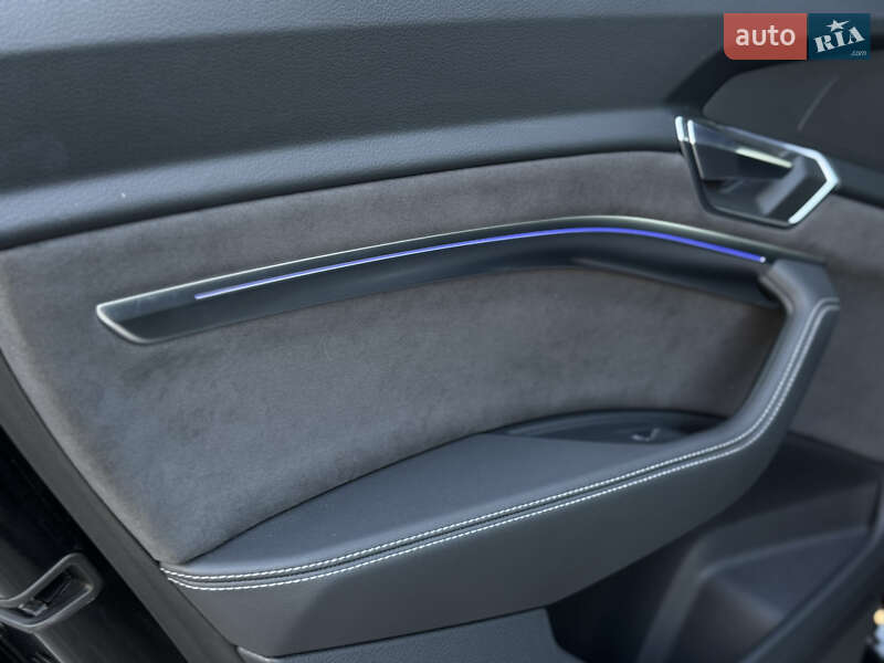 Внедорожник / Кроссовер Audi e-tron 2022 в Луцке