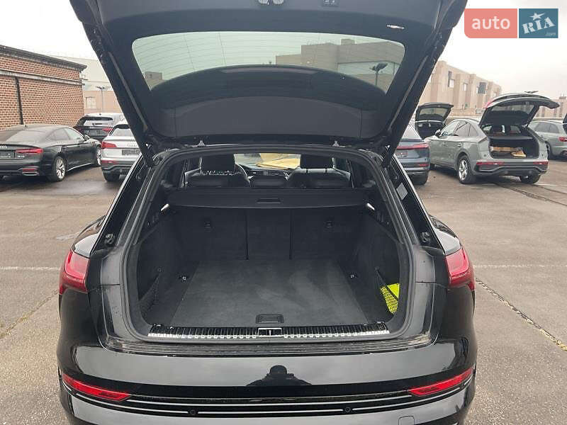 Внедорожник / Кроссовер Audi e-tron 2022 в Луцке
