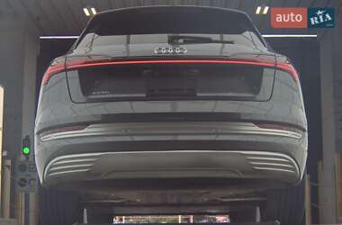 Внедорожник / Кроссовер Audi e-tron 2019 в 