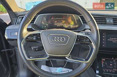 Внедорожник / Кроссовер Audi e-tron 2019 в 