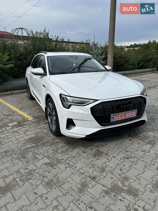Внедорожник / Кроссовер Audi e-tron 2021 в Новояворовске