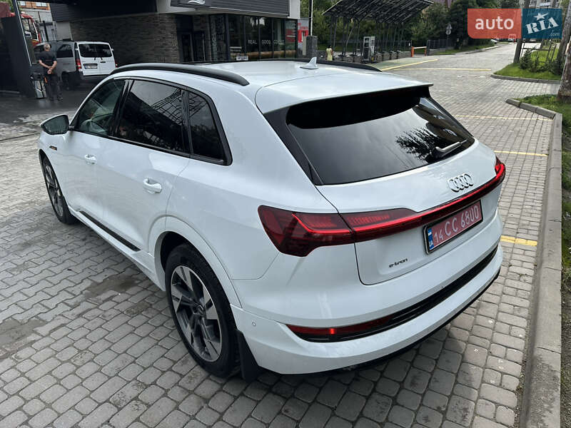 Внедорожник / Кроссовер Audi e-tron 2021 в Новояворовске