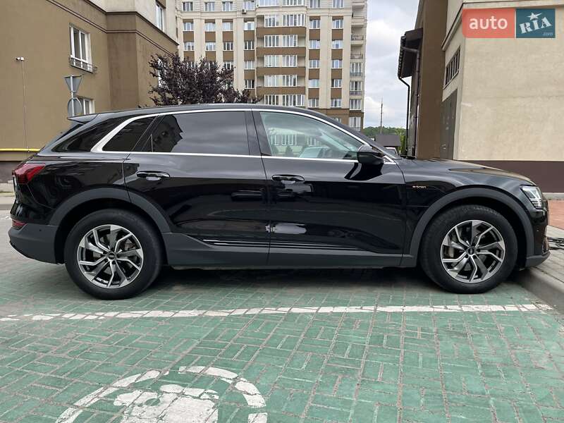 Audi e-tron 2022