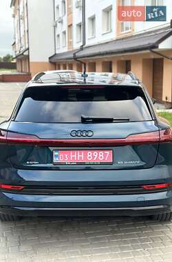 Внедорожник / Кроссовер Audi e-tron 2021 в 